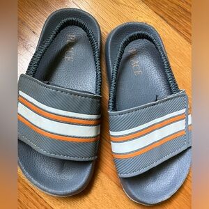 LIKE NEW the children’s place toddler slides size 10
